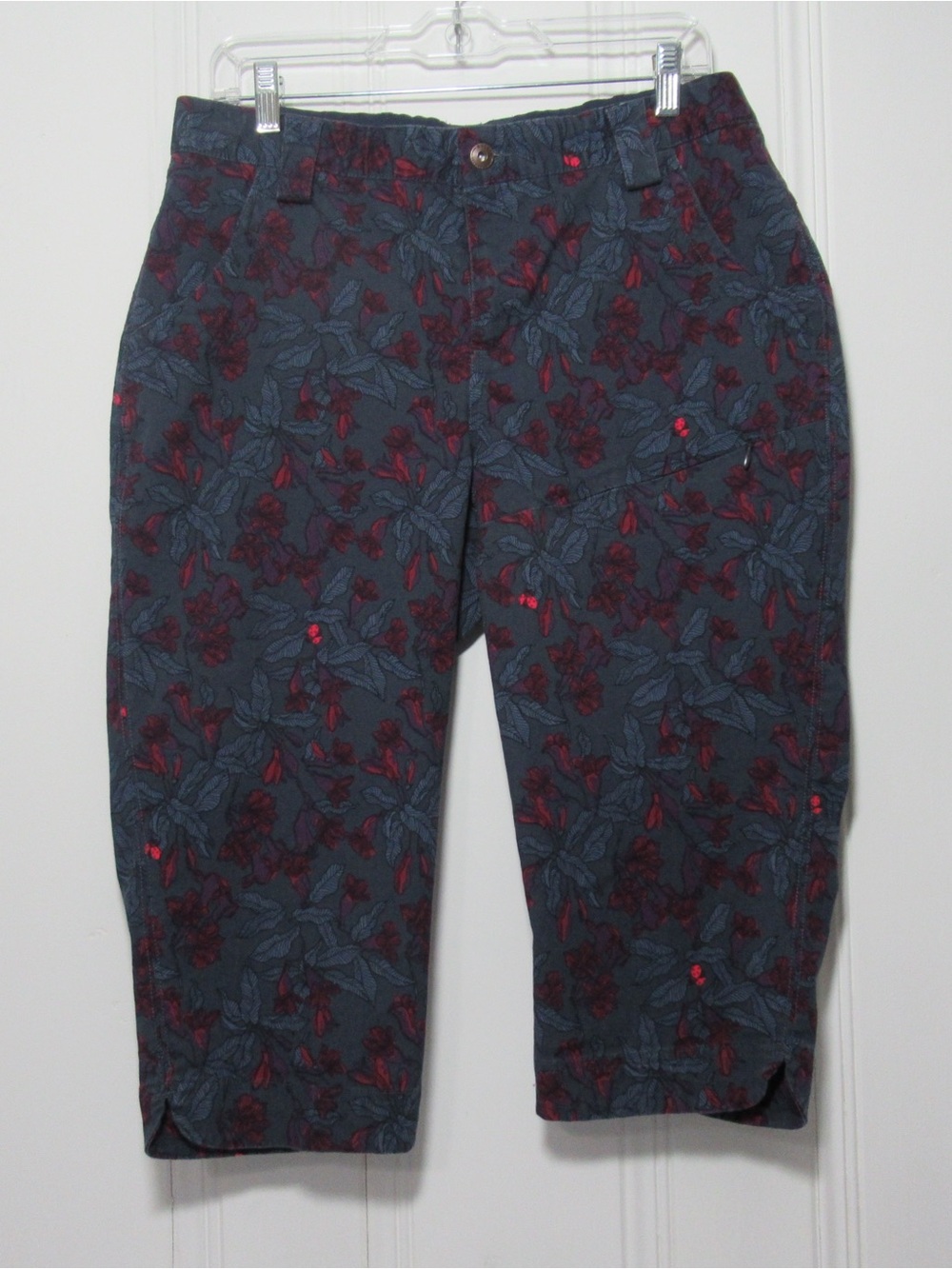 Duluth Trading Co Rootstock Gardening Petal Pushers Capri Pants Floral Ladybugs